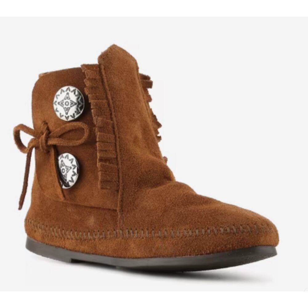 Minnetonka women's Two Button hardsole boot brown 9